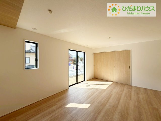 郡山市田村町金屋字宝蔵　新築戸建　1号棟の居間・リビング|お子様が元気に遊べる広々としたリビングです。