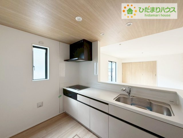 郡山市田村町金屋字宝蔵　新築戸建　1号棟のキッチン|お料理しながら、TVだって見れちゃいます！