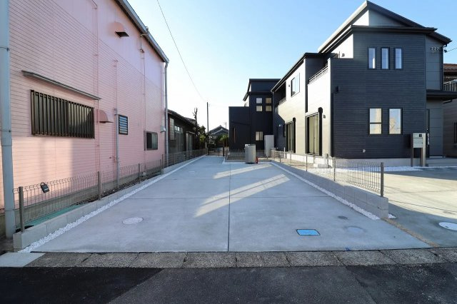【仲介手数料無料／愛西市】ブルーミングガーデン愛西市諸桑町郷城　新築戸建②の前面道路含む現地写真