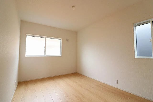 【仲介手数料無料／愛西市】ブルーミングガーデン愛西市諸桑町郷城　新築戸建②の洋室