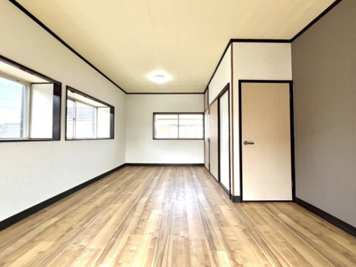 【洋室】 | リフォーム住宅 | 別角度の写真です♪
壁を造作することで、お部屋を分割可能です！