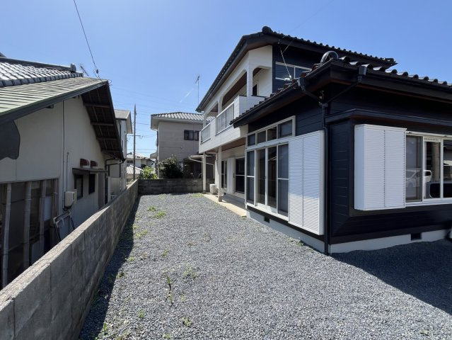 【庭】 | リフォーム住宅 | 隣家との間隔も広いです♪
