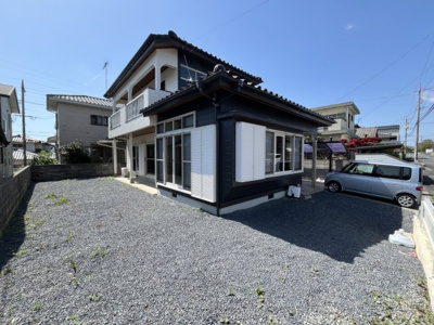 【庭】 | リフォーム住宅 | お庭は段差がございませんので、小さいお子さんのいるご家庭でも
安心ですね♪