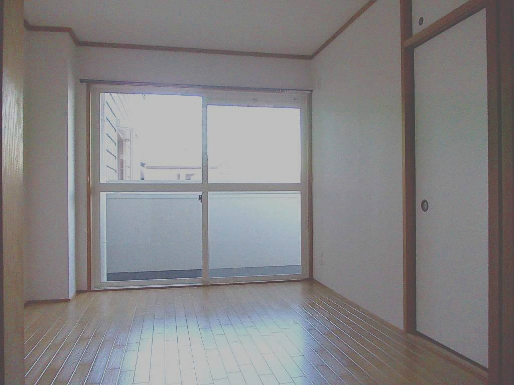 アレグレーセ千代田の洋室