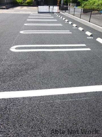 アベニール Vの駐車場|駐車場