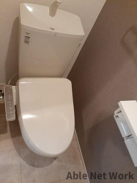 アベニール Vのトイレ|温水洗浄便座