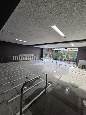 プレサンス天王寺ヴィヴァンの駐車場