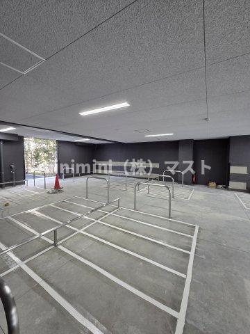 プレサンス天王寺ヴィヴァンの駐車場