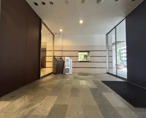 【エントランス】