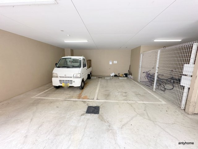 ゼニスレジデンス難波南　仲介手数料無料の駐車場