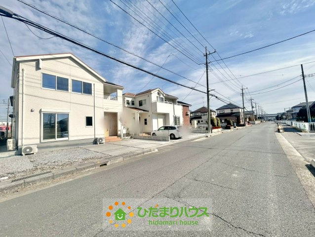 久喜市南栗橋３丁目　中古一戸建ての前面道路含む現地写真