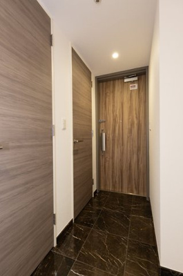 【玄関】 | パークアクシス御成門 | ※写真は同タイプ住戸です。