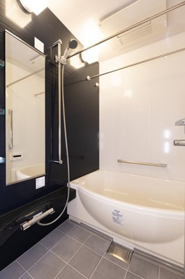 【浴室】 | パークアクシス御成門 | ※写真は同タイプ住戸です。