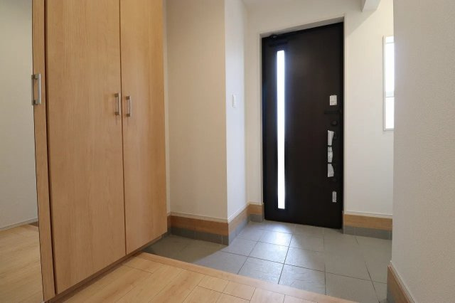 【仲介手数料無料／愛西市】ブルーミングガーデン愛西市草平町江ノ田　新築戸建　平屋の玄関
