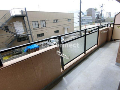 【バルコニー】 | ガーデンプラザ泉中央 | ２階のお部屋で洗濯物もたくさん干せます。