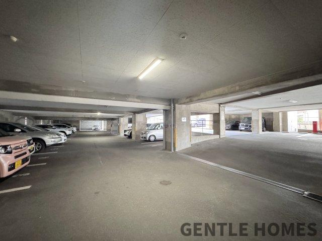 グランピアマンションアーガス吉塚の駐車場