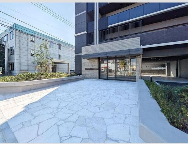 福岡市博多区博多駅南６丁目の賃貸マンションのエントランス