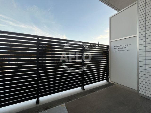 プレサンス塚本グランゲートのバルコニー|プレサンス塚本グランゲート　バルコニー