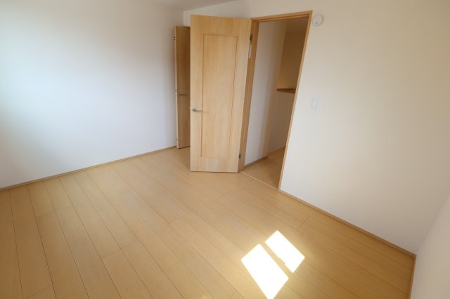 《仲介手数料無料》上尾市谷津１丁目1-11新築一戸建てハートフルタウンの洋室|3階 6帖