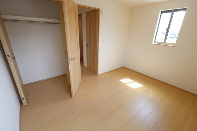 《仲介手数料無料》上尾市谷津１丁目1-11新築一戸建てハートフルタウンの洋室|3階 6帖