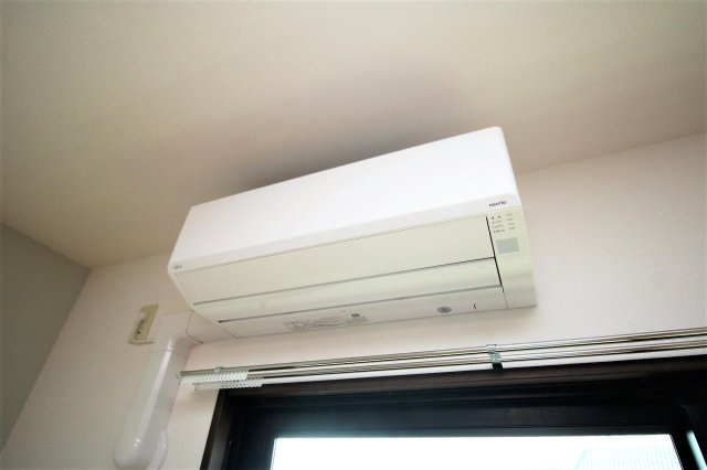 サンヴィレッジの浴室|エアコン※実部屋は反転