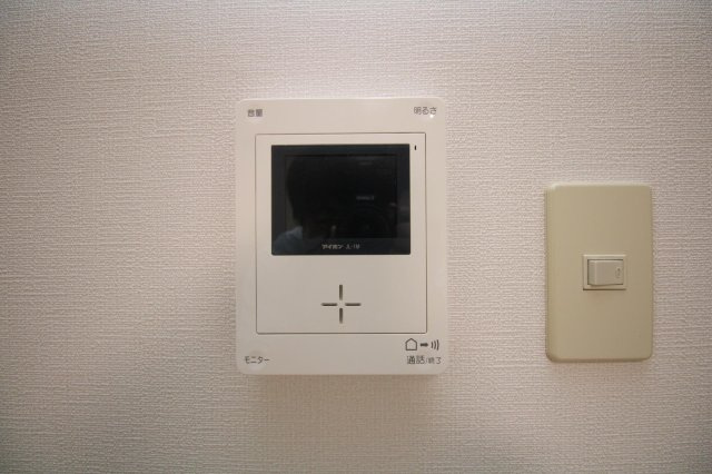 サンヴィレッジの設備|カラーモニターホン※実部屋は反転