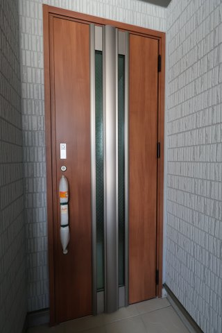 《仲介手数料無料》上尾市谷津１丁目1-11新築一戸建てハートフルタウンの玄関