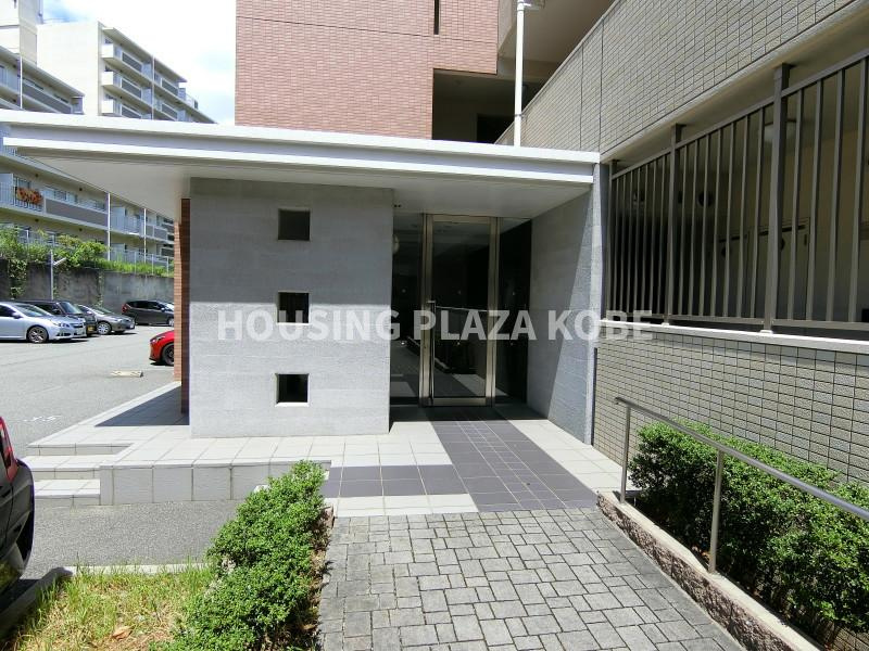 ツルトスコ南落合のエントランス