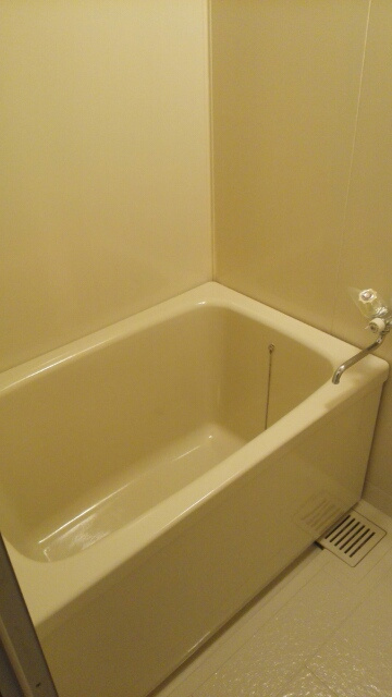 ロイヤルエステート神明Ａの浴室|バス