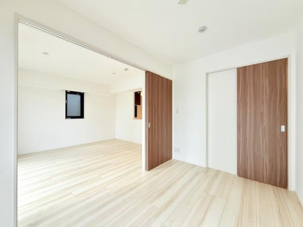 Ｓｏｌａｓｔ　Ｓｑｕａｒｅ綾瀬の居間・リビング|ゆったりとしたリビングです