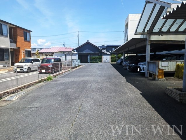 ポートマンションスマイルの駐車場