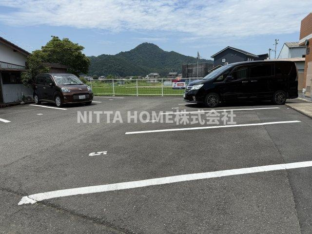 ユーミー延の駐車場|駐車場は1台無料★