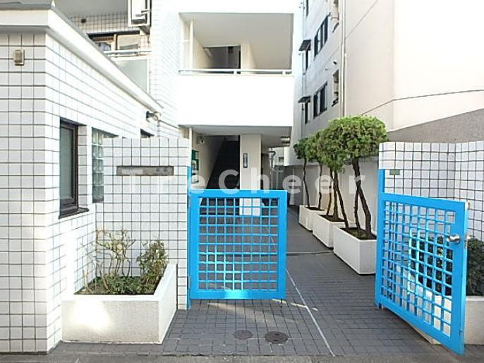 トップ本郷のエントランス