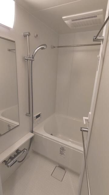 クレヴィアリグゼ西巣鴨の浴室