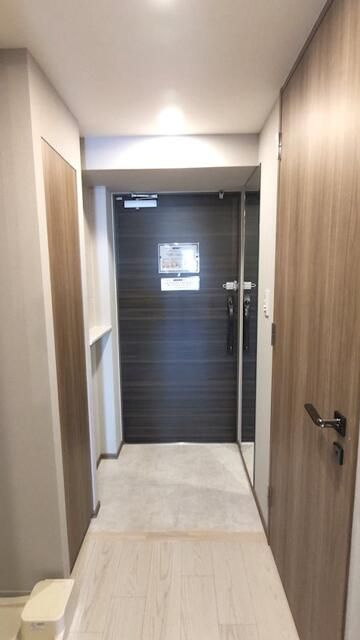 クレヴィアリグゼ西巣鴨の玄関