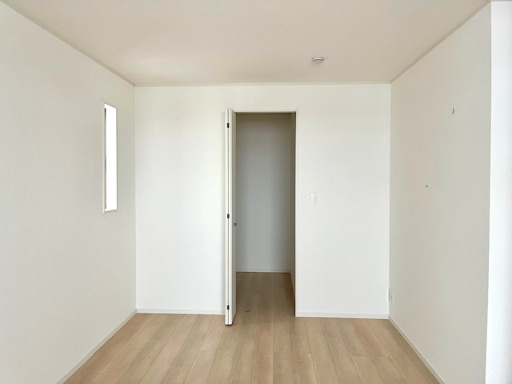 越前市平出新築戸建2号棟の洋室