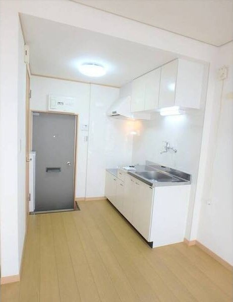 エメロードハイツの玄関