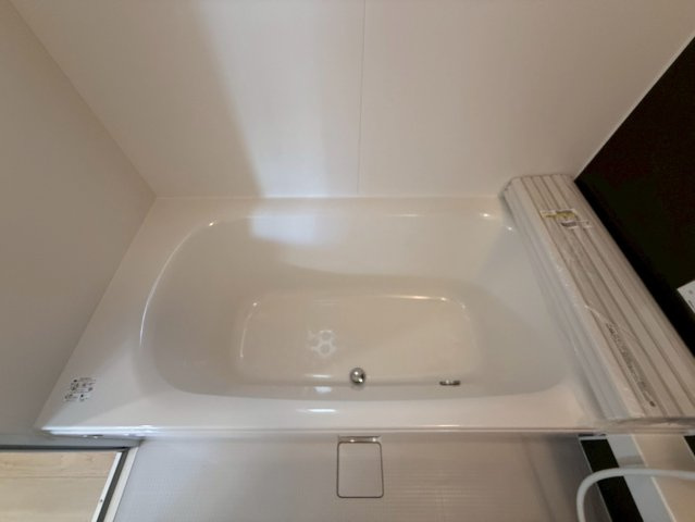 クレイドルガーデン糸満市座波 第２・２号棟の浴室|浴槽