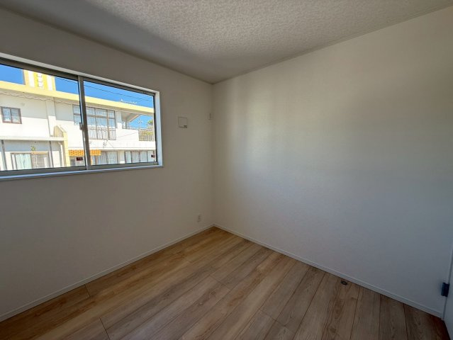 クレイドルガーデン糸満市座波 第２・２号棟の洋室|２階洋室4.5帖②