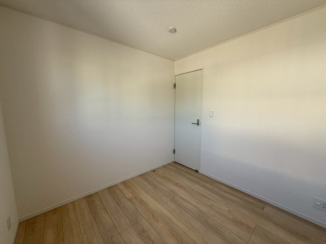 クレイドルガーデン糸満市座波 第２・２号棟の洋室|２階洋室4.5帖②