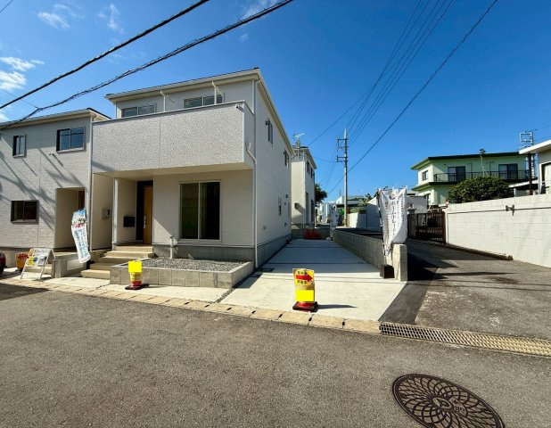 クレイドルガーデン糸満市座波 第２・２号棟のその他|縦列２台駐車可能スペース付き！和室から出入りできるガーデンスペース付き！