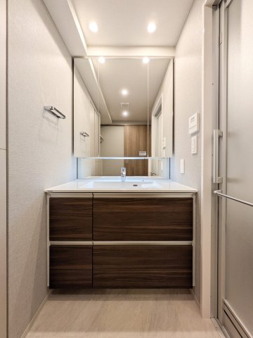 グランカサーレ西明石駅前の独立洗面台|独立洗面化粧台が付いています