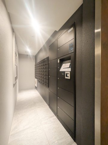 グランカサーレ西明石駅前のその他共用部分|宅配ボックスです