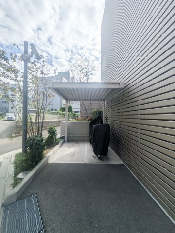 グランカサーレ西明石駅前の駐車場|駐輪場です