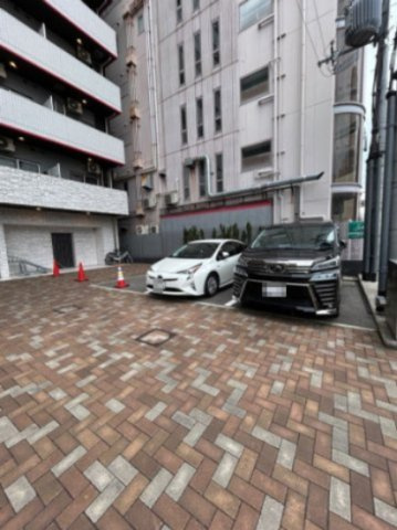 マロワール神戸の駐車場