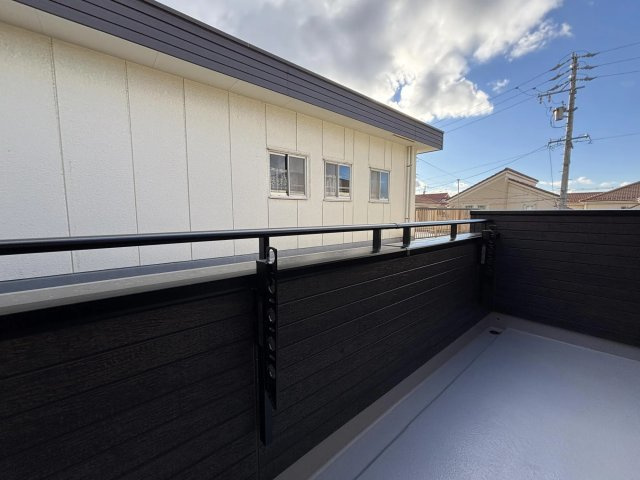 【仲介手数料無料／蟹江町】ブルーミングガーデン海部郡蟹江町宝4丁目　新築戸建のバルコニー