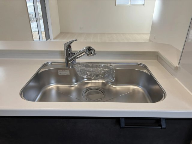 【仲介手数料無料／蟹江町】ブルーミングガーデン海部郡蟹江町宝4丁目　新築戸建のキッチン