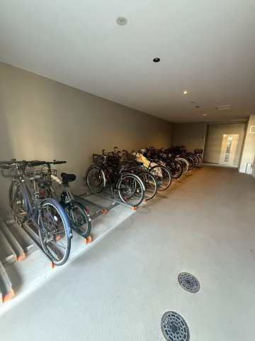 モントーレ東比恵クレアの駐輪場