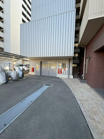 モントーレ東比恵クレアの駐車場