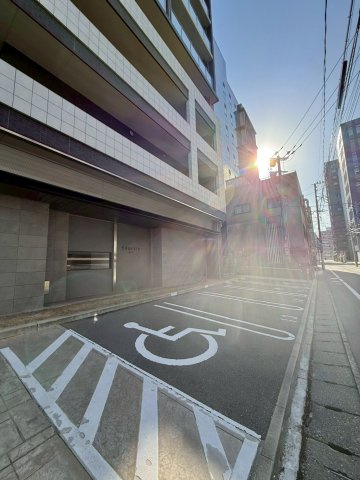 モントーレ東比恵クレアの駐車場